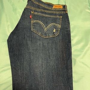 Levi’s 524 Too Low